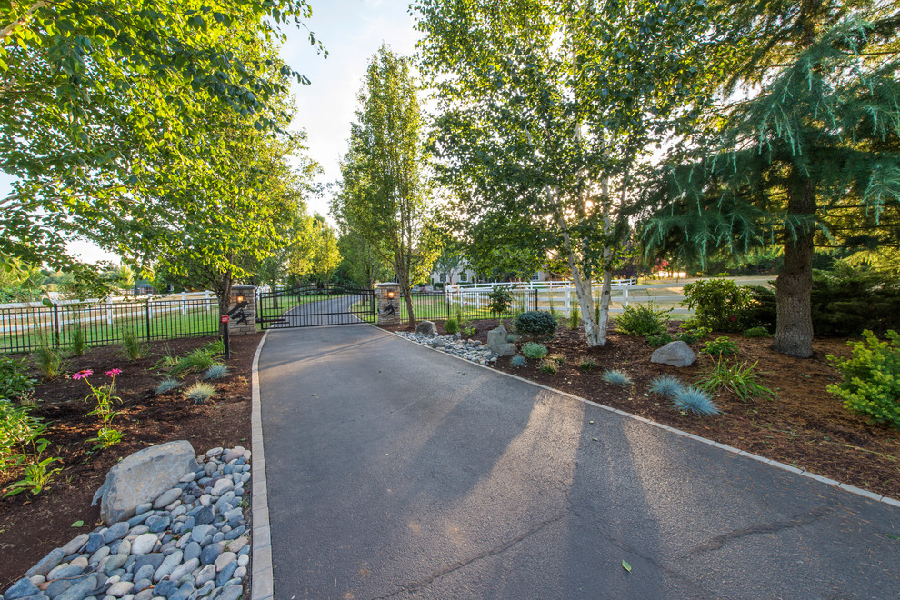 Bergeron Property Farmhouse Landscape Portland by Paradise