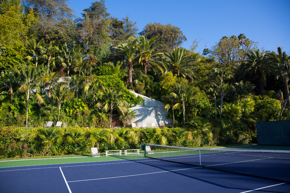 Ispirazione per un campo sportivo esterno tropicale esposto a mezz'ombra