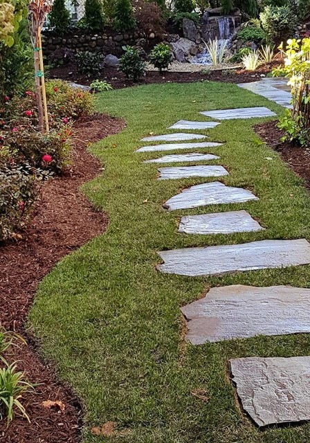 Blue Stone Stepping Stone Walkway Long Island Country Garden New York By Design And Build Landscape Houzz Uk