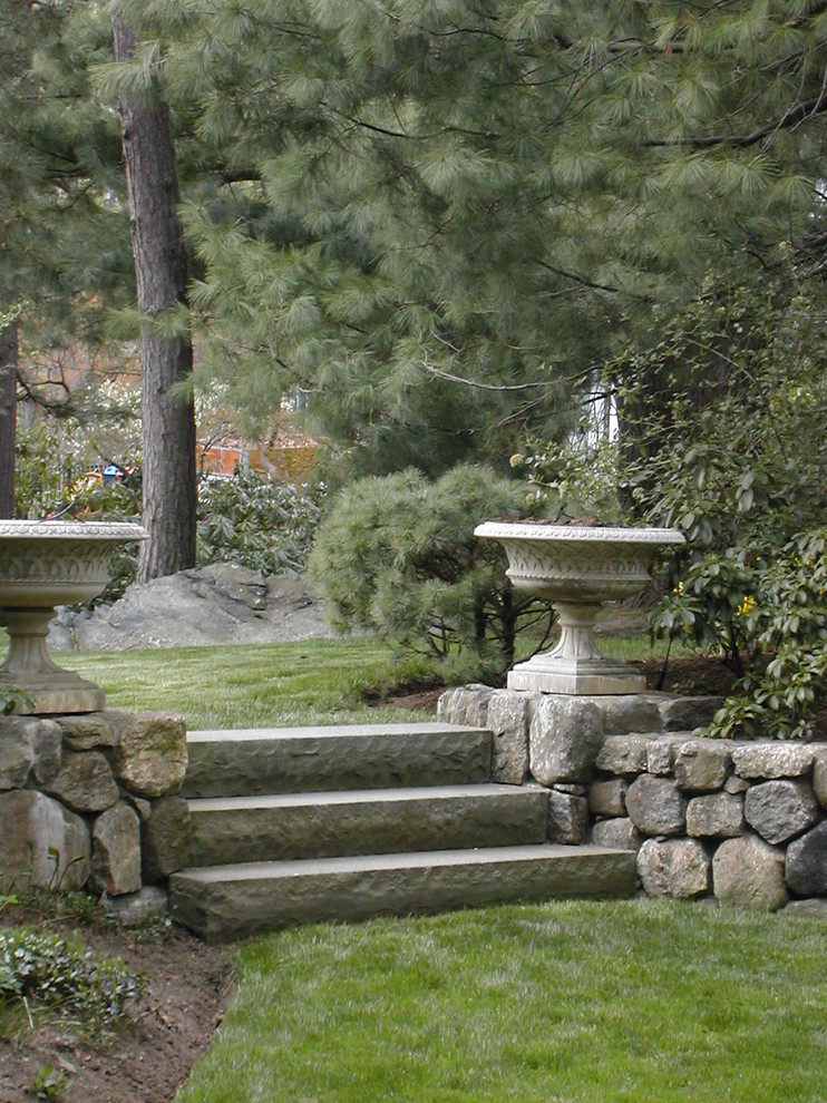 Design ideas for a traditional landscaping in Portland.