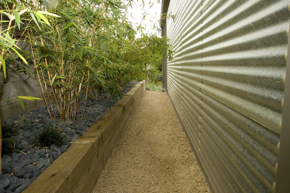 Idee per un giardino moderno stretto nel cortile laterale