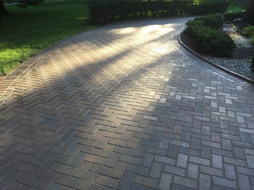 Brick Paver Driveway Cleaning, Polymeric Sand & Sealing in West Bloomfield, MI Jardin