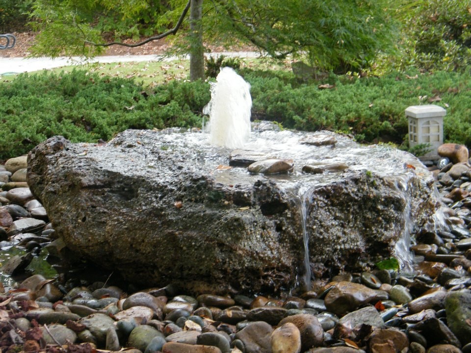 Bubbling Rocks & Urns/Vases Traditional Landscape Atlanta by