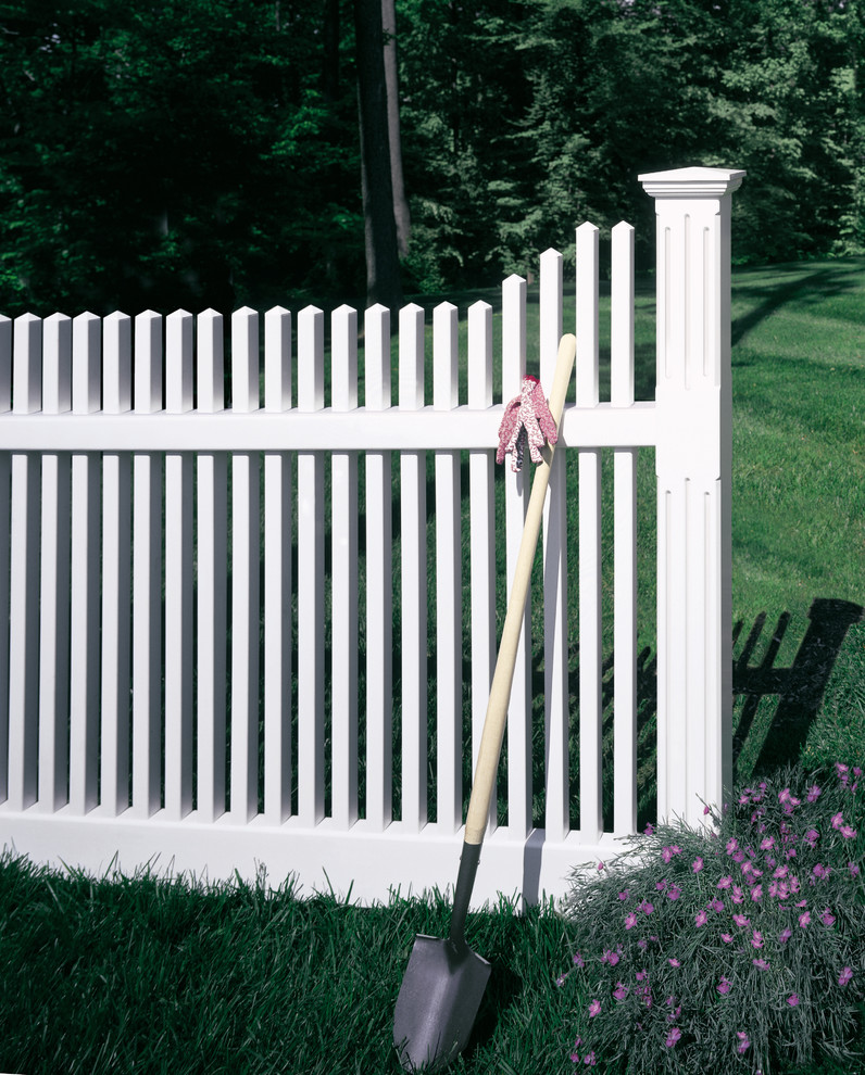 Bufftech Manchester Concave Vinyl Fence Traditional Landscape