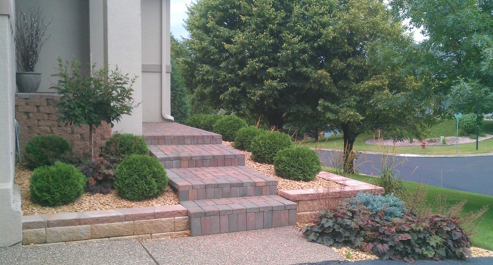 Burnsville Traditional Landscape Minneapolis by Drawn by Nature