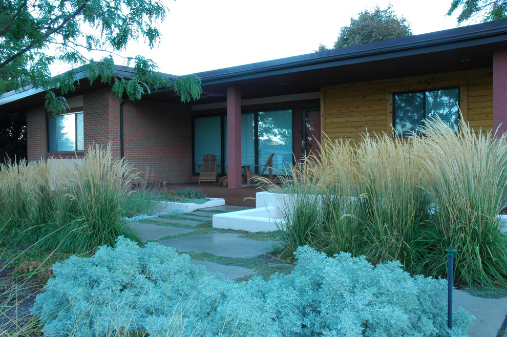This is an example of a contemporary garden in Salt Lake City.