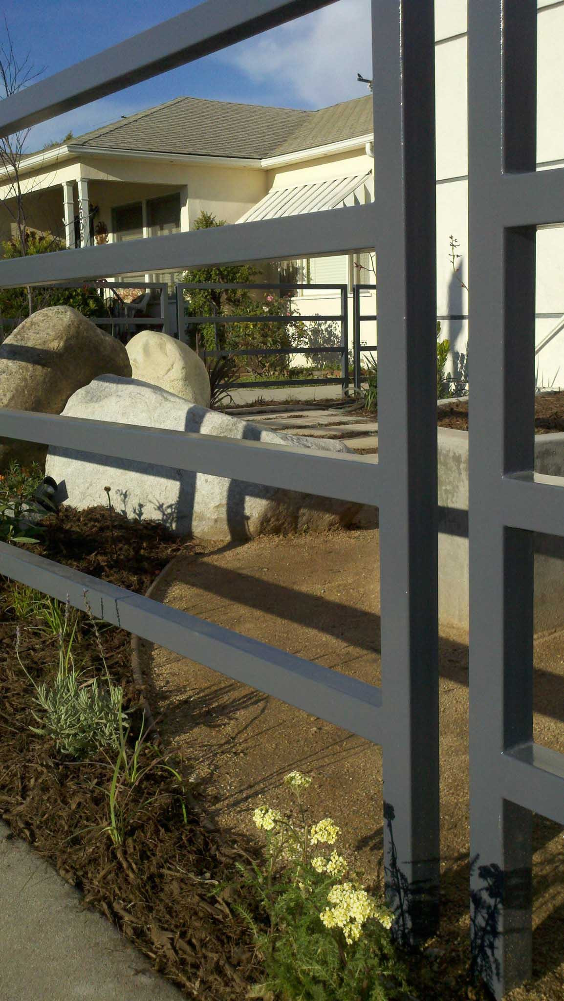 Contemporary Metal Fence - Photos & Ideas | Houzz