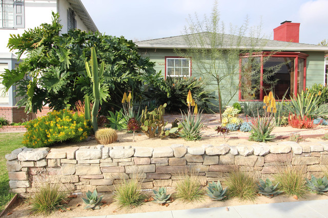 california-heights-craftsman-xeriscape-eclectic-garden-los