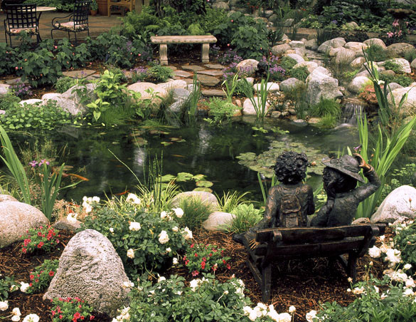 Inspiration for a traditional landscaping in Los Angeles.