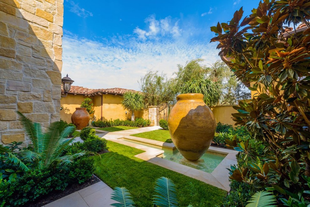 Calle Stellina Tropical Landscape San Diego by Terra Bella