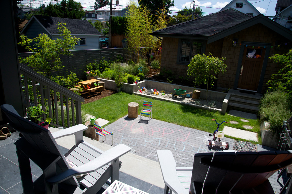 This is an example of a transitional landscaping in Vancouver.