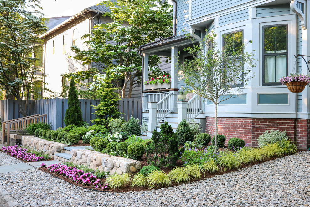 Kleiner, Halbschattiger Rustikaler Garten mit Natursteinplatten in Boston