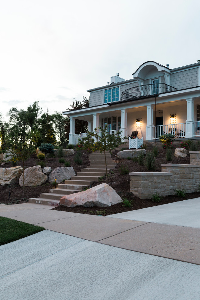 Design ideas for a transitional front yard driveway in Salt Lake City.