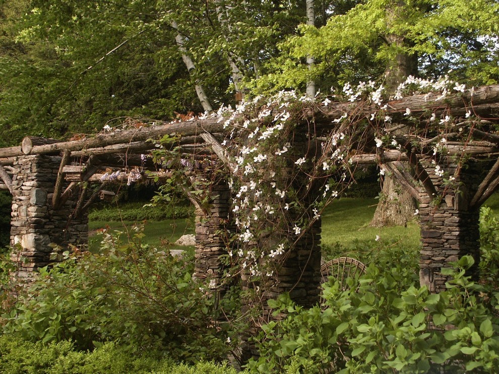 Ejemplo de jardín rural en patio trasero