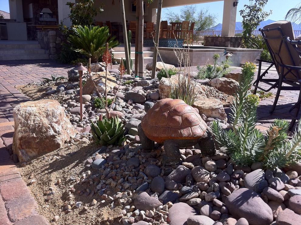 Design ideas for a contemporary landscaping in Las Vegas.