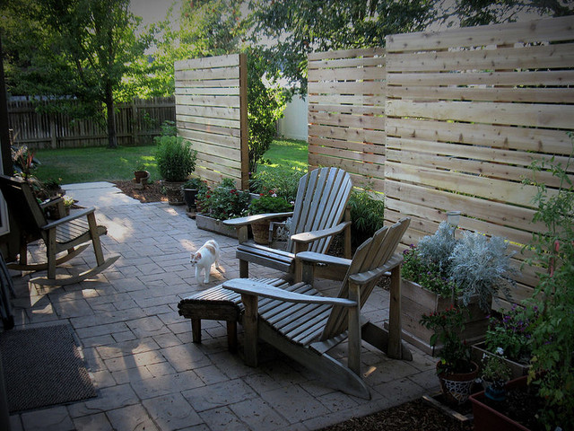 Cedar Privacy Screens - Modern - Garten - Boise - von Farwest Landscape