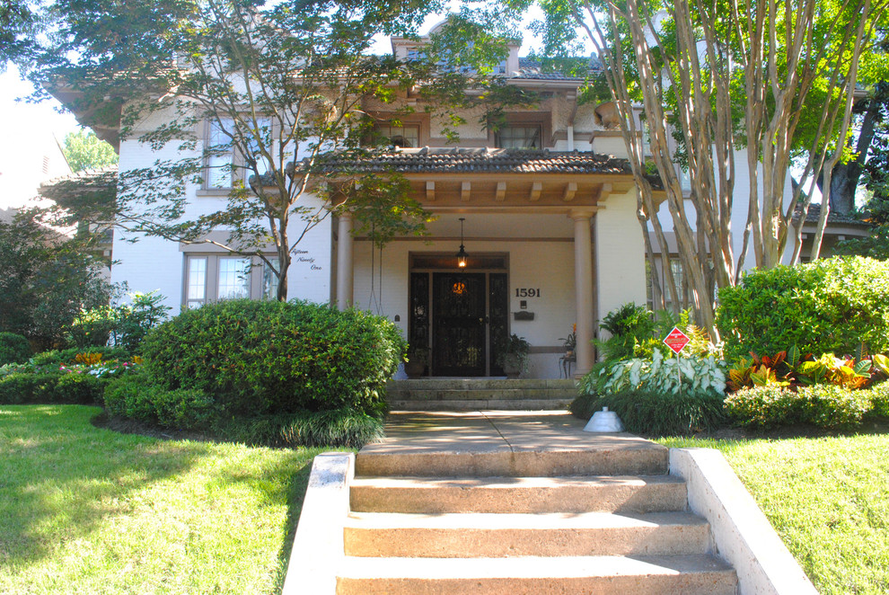 Central Gardens Traditional Landscape Nashville by Gurley's