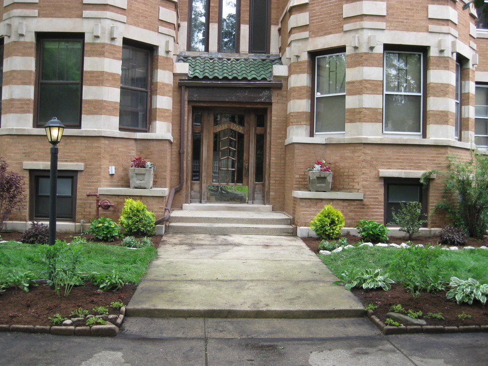 Chicago Condo Front Yard Landscaping - Traditional - Landscape