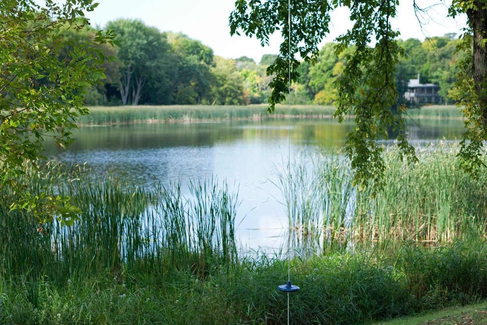 Photo of a beach style garden in Minneapolis.