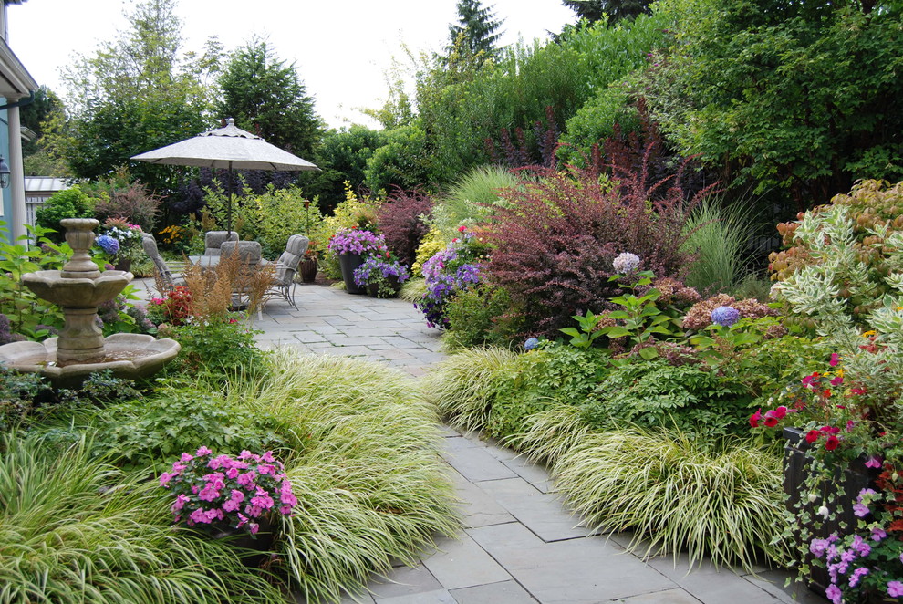 Photo of a traditional water fountain landscape in Seattle.
