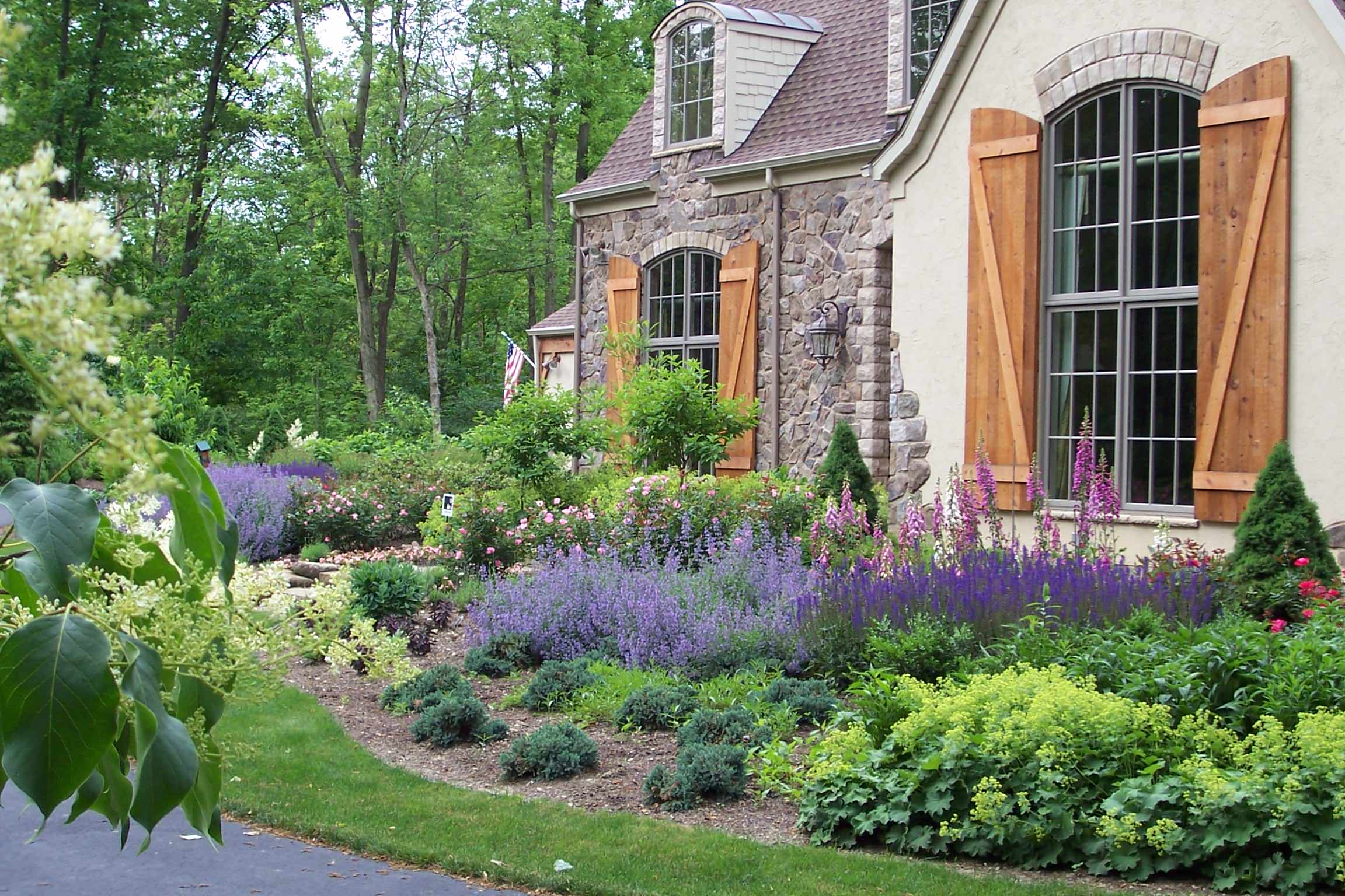 75 French Country Outdoor Ideas You Ll, Country Landscaping Ideas For Front Yard