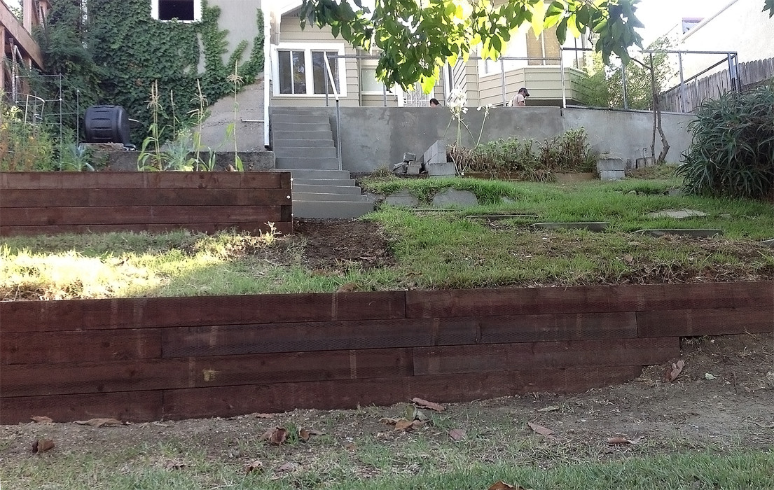 Concrete Patio Wall Steps Railroad Tie Retaining Walls Traditional Landscape Los Angeles By Flores Artscape Houzz - Cost To Replace Railroad Tie Retaining Wall