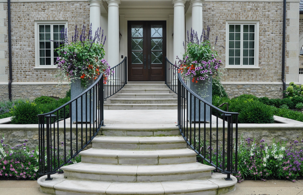 Design ideas for a traditional landscaping in Columbus.