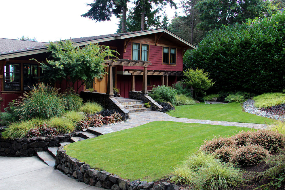 Design ideas for a craftsman front yard landscaping in Seattle.