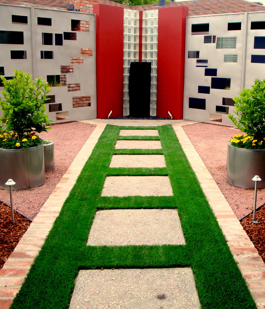 Inspiration for a mid-sized contemporary landscaping in San Francisco.