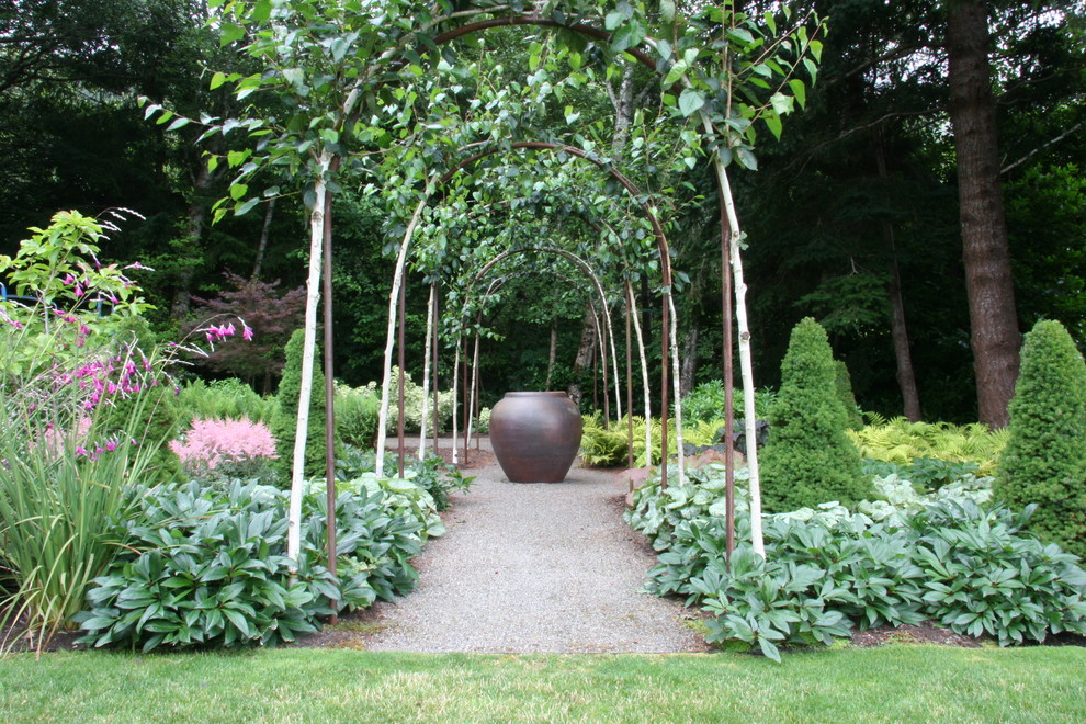 Idee per un giardino classico con un ingresso o sentiero
