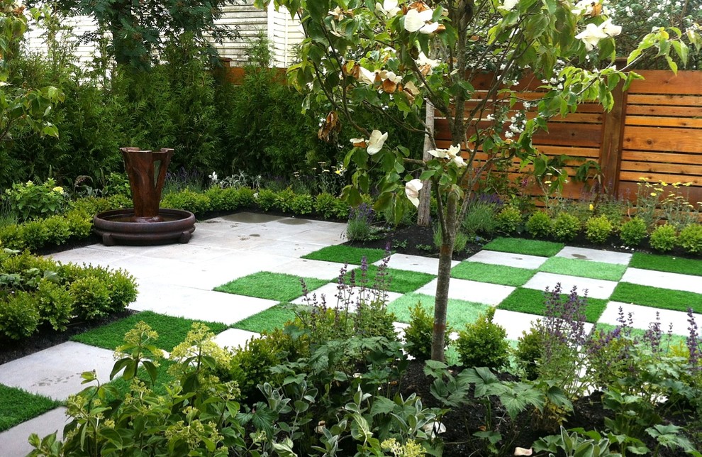 Design ideas for a contemporary garden in Vancouver.
