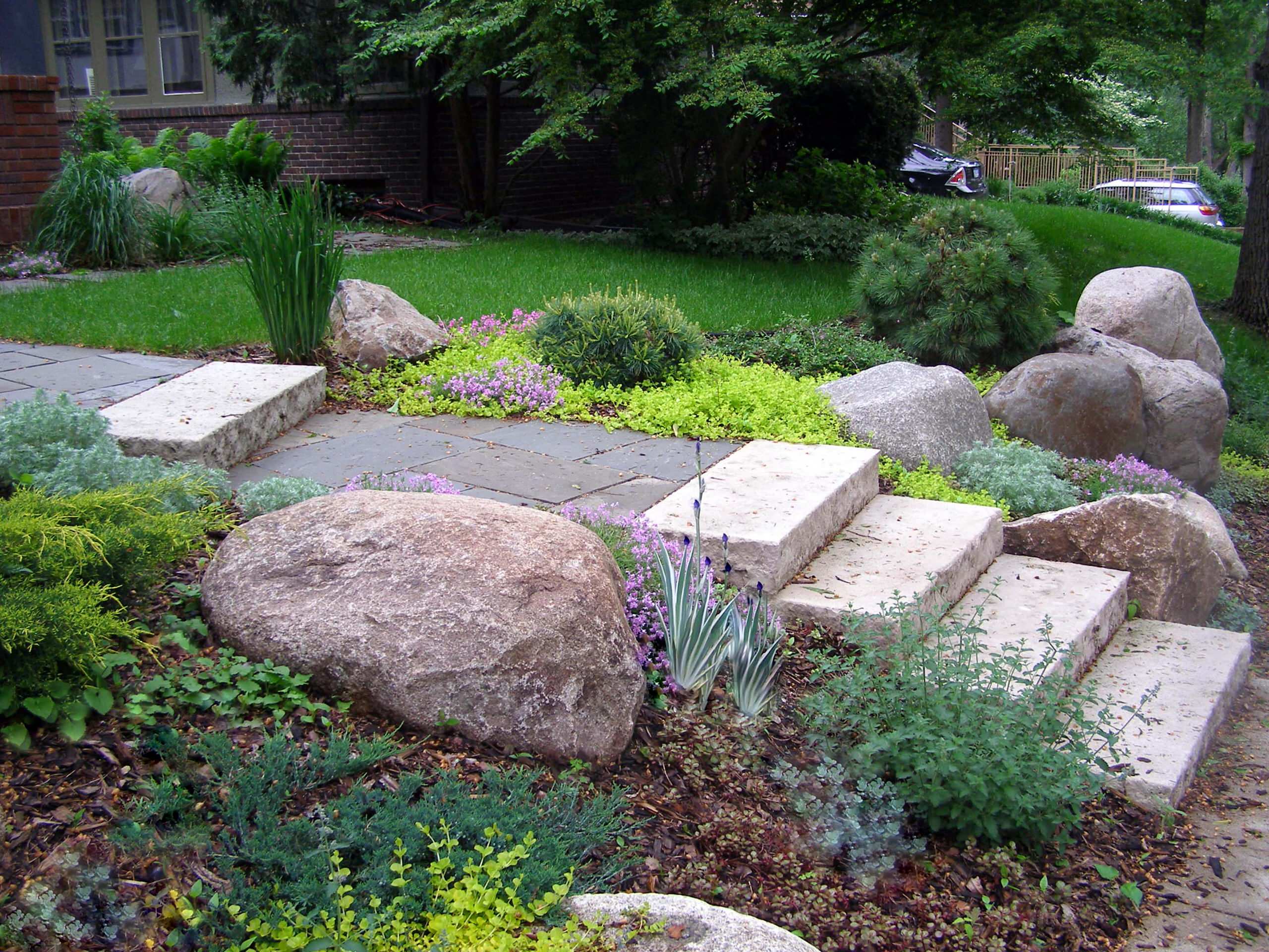 Sloped Front Yard Ideas Houzz, Small Sloped Front Yard Landscaping Ideas
