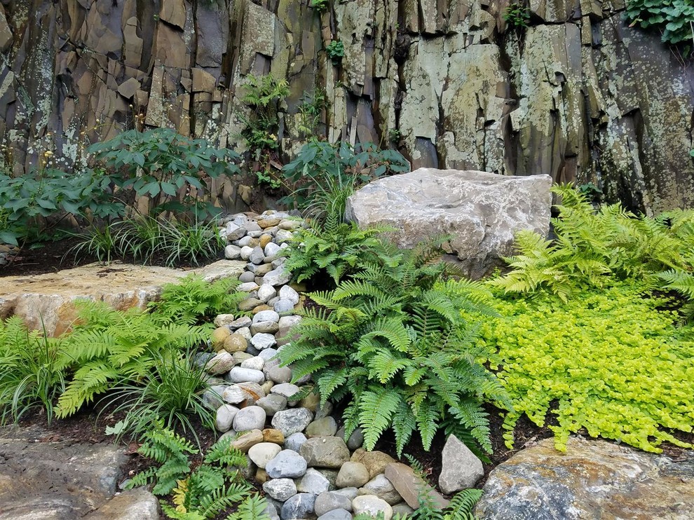 This is an example of a modern landscaping in New York.