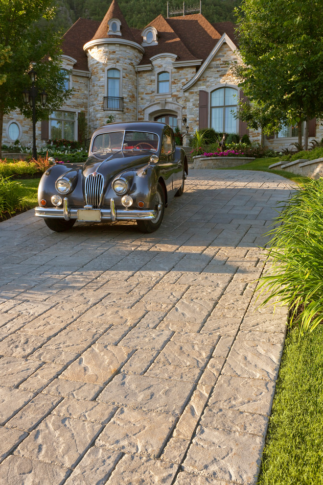 This is an example of a traditional front yard driveway in Philadelphia.