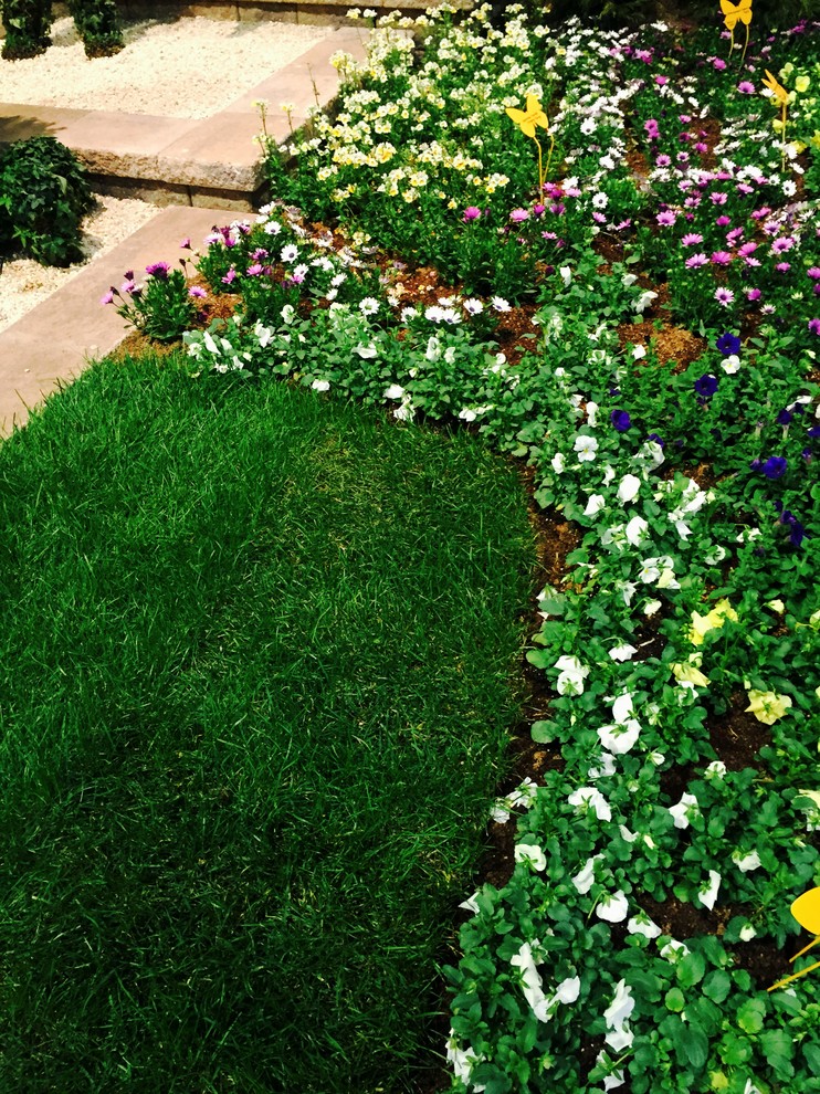 Curb Appeal Traditional Garden Baltimore by Swan Creek