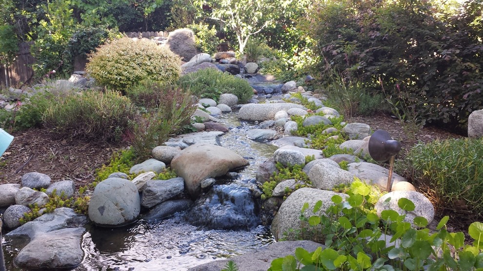 Custom Designs Traditional Landscape Sacramento by Complete