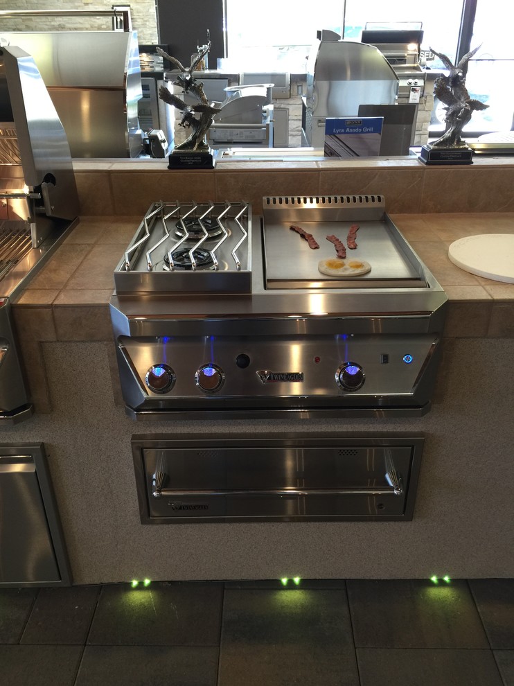 Custom Fireplace, Patio & BBQ_The Dublin Store Traditional Garden