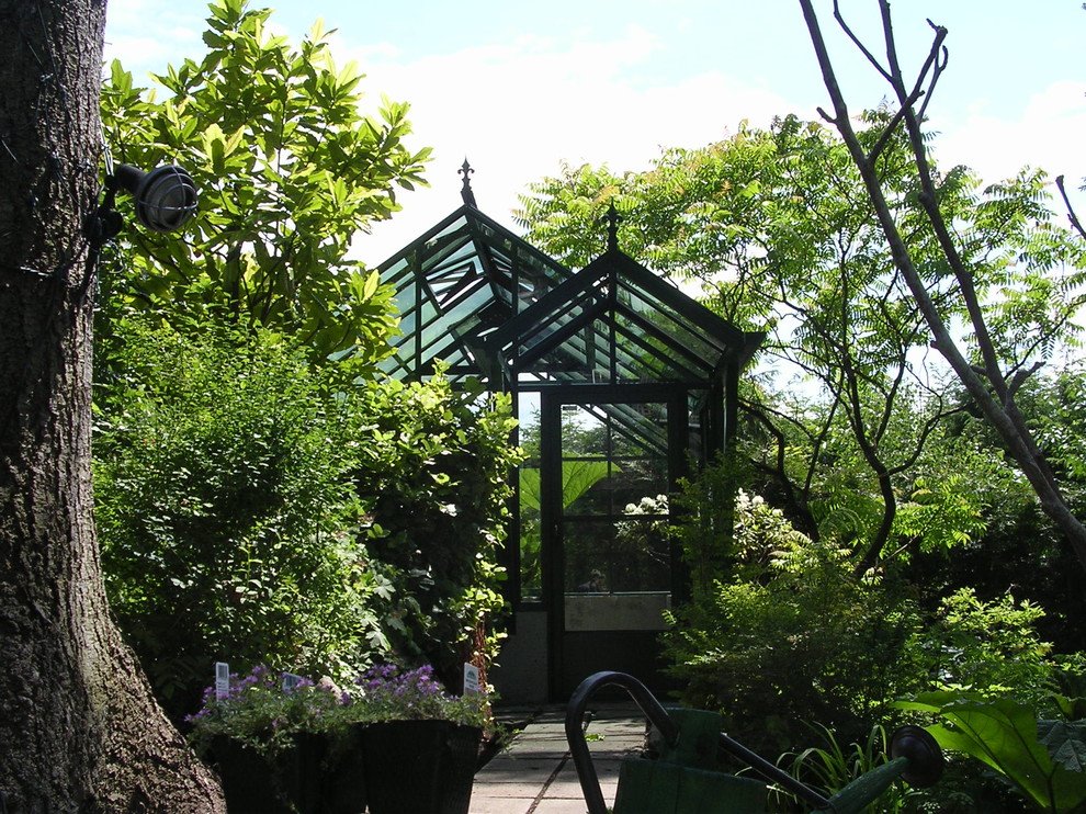 Custom Greenhouses Contemporary Landscape Vancouver by BC