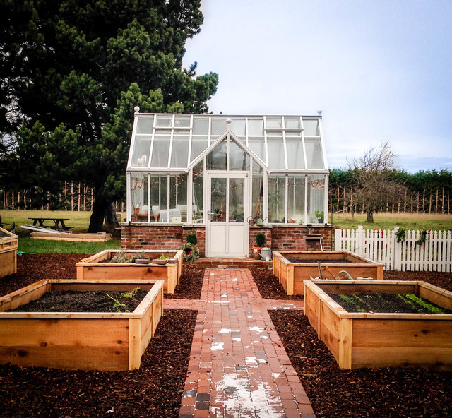 Custom Greenhouses Contemporary Garden Seattle by BC Greenhouse