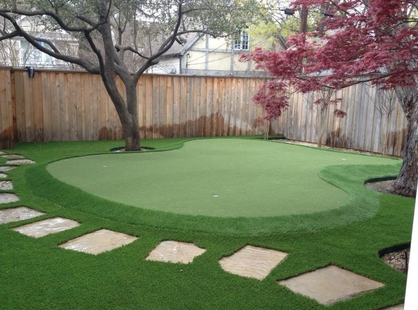 Dallas Backyard Putting Green - Traditional - Landscape ...