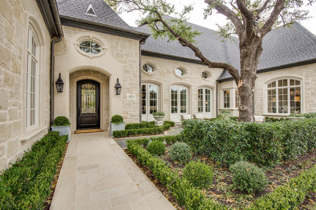 Dallas One-Story - Mediterráneo - Jardín - Dallas - de Brown Design