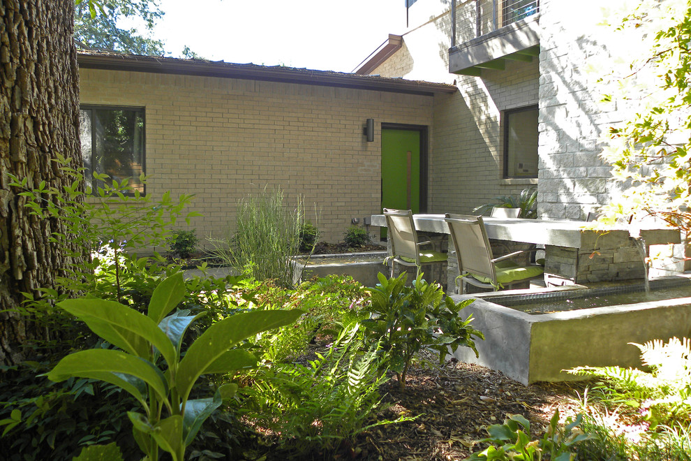 Источник вдохновения для домашнего уюта: участок и сад в стиле модернизм