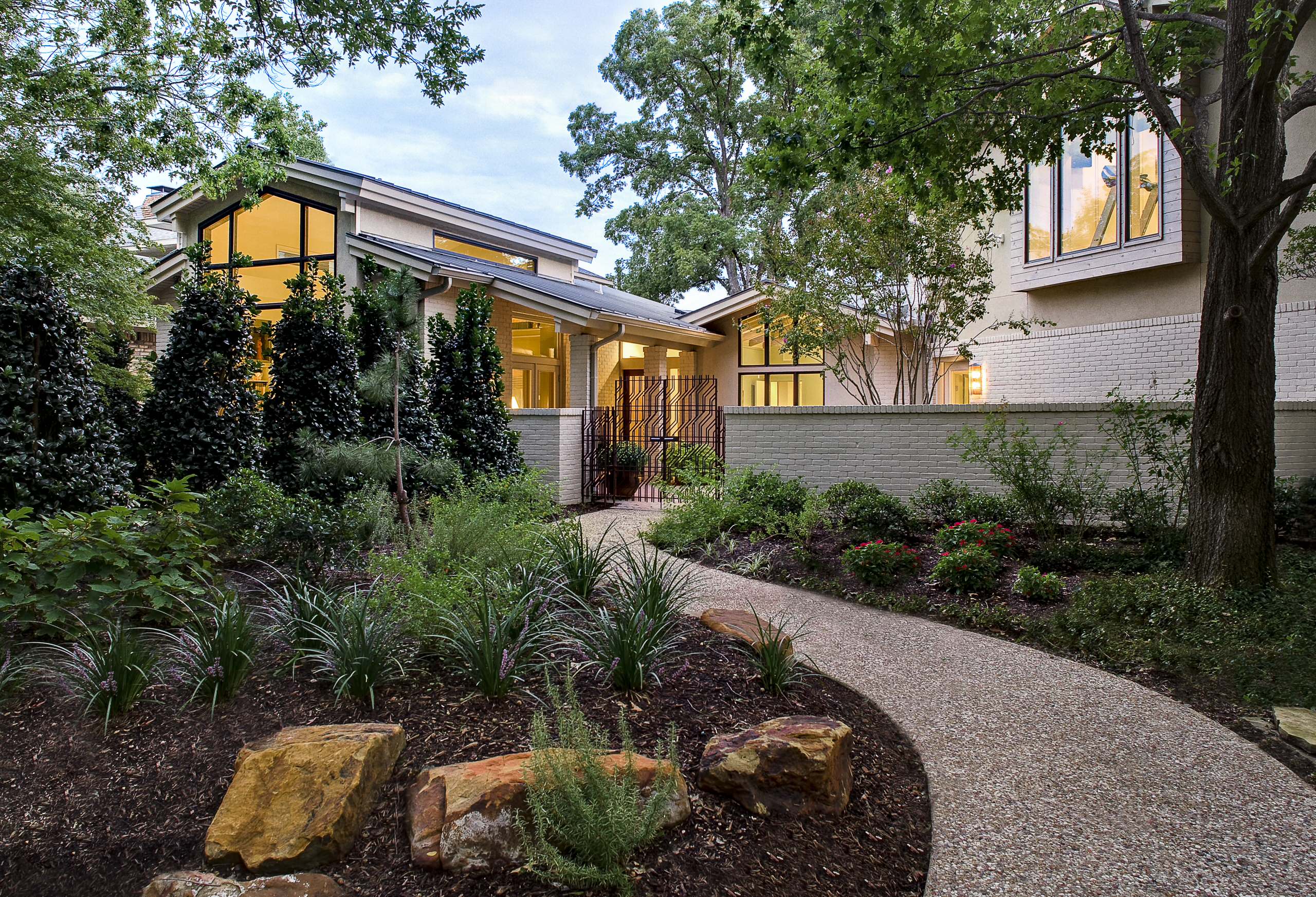 Rock And Mulch Front Yard Landscaping Houzz