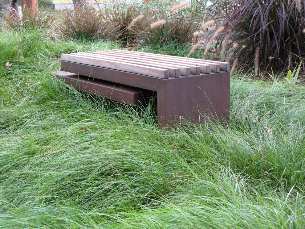 Inspiration for a contemporary back garden seating in San Diego.