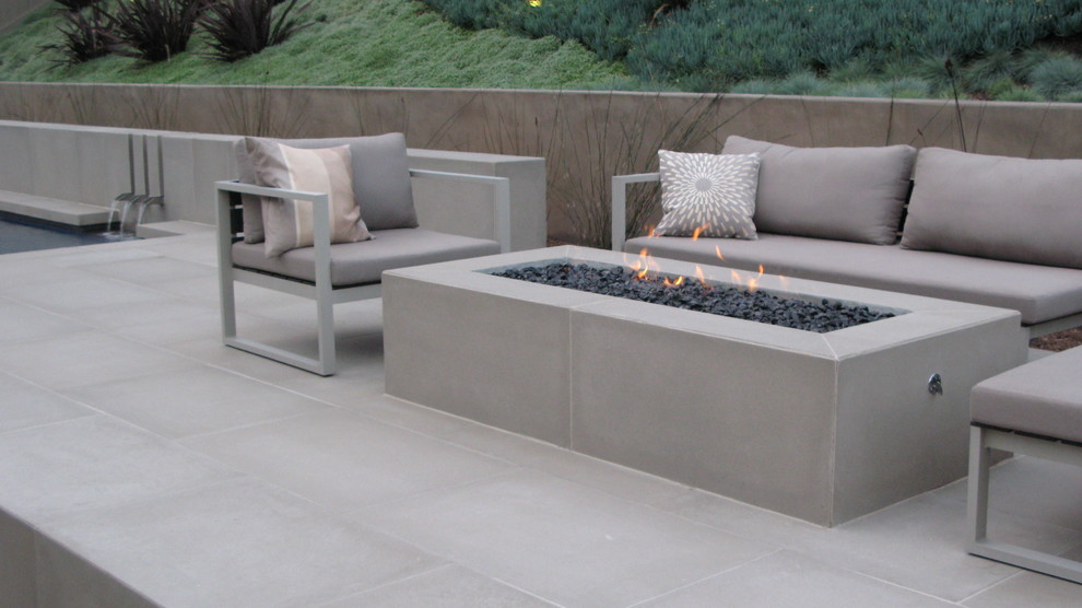 Inspiration for a contemporary landscaping in San Diego.