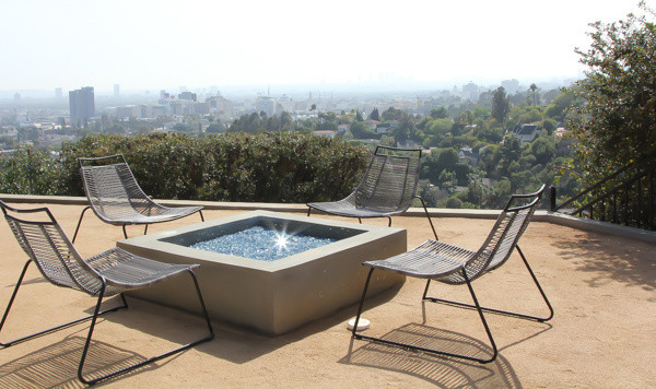 Decomposed Granite Dg Patio With A Fire Pit Modern Landscape Los Angeles By Flores Artscape Houzz