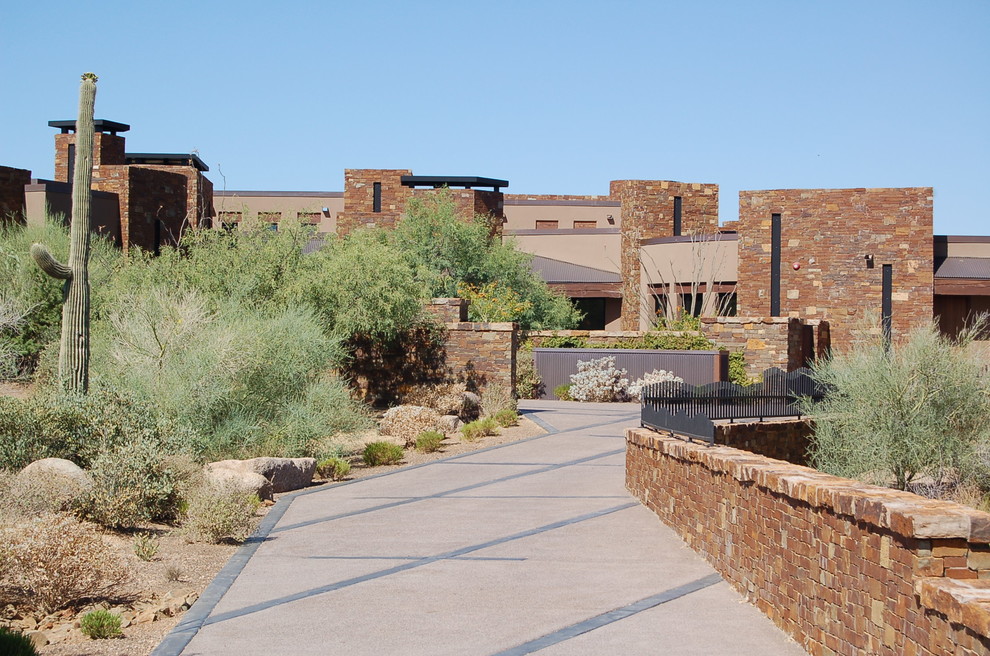 Inspiration for a modern landscaping in Phoenix.