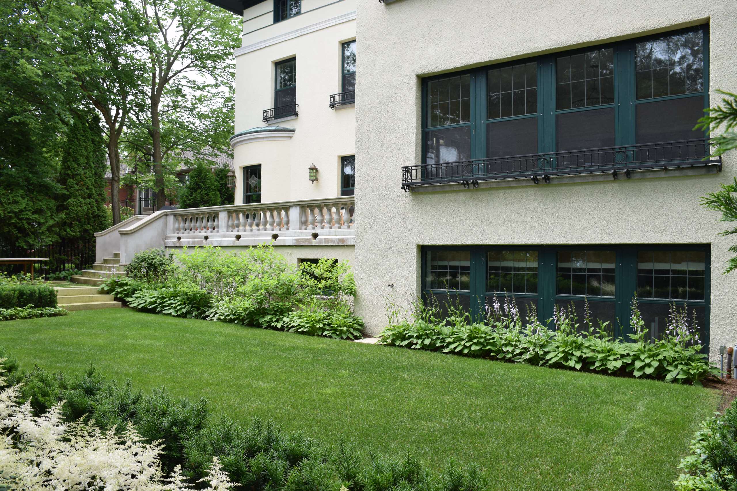 Symmetrical Landscape - Photos & Ideas | Houzz