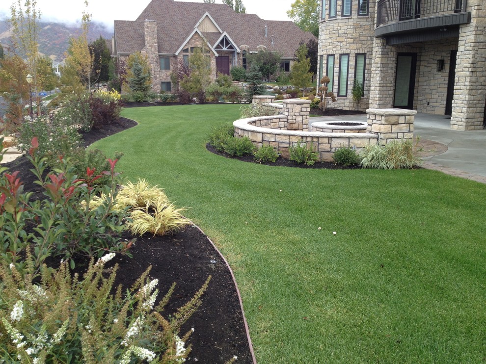 Photo of a traditional landscaping in Salt Lake City.