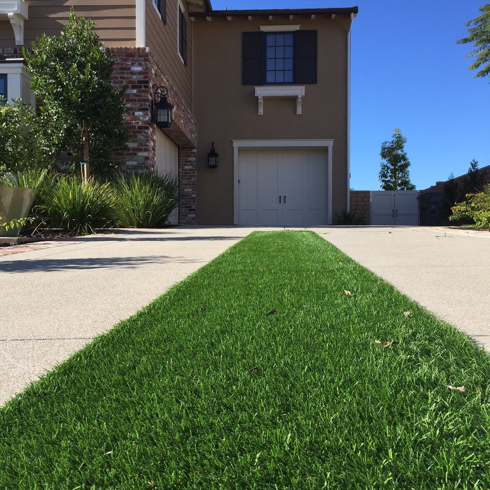 Driveway Install in San Diego Traditional Landscape San Diego